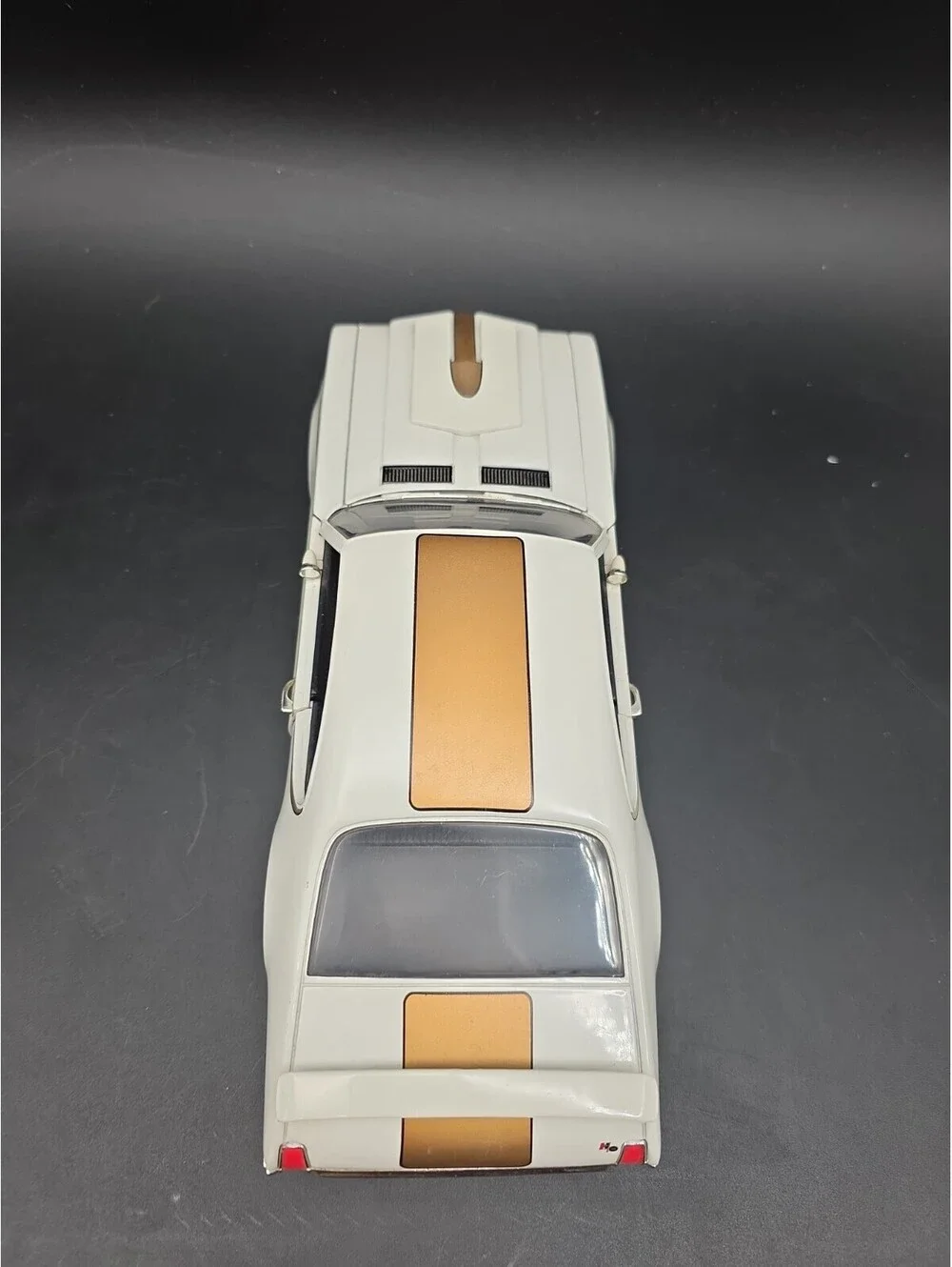 1/18 1969 Oldsmobile 442 Hurst Edition H/O 455 White By ERTL No Box